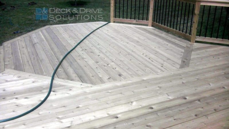 Cedar Octagon deck design with wrap around stairs