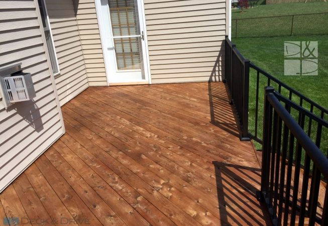 New Cedar Deck with Stained / Sealed with Penofin Mission Brown