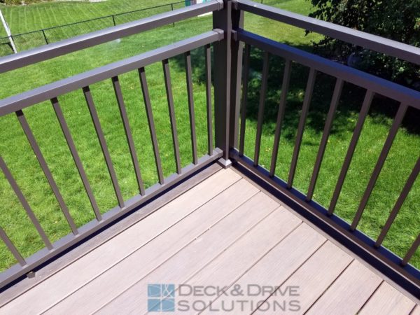 Deck Corner with Timbertech Pecan and Mocha with Westbury Bronze Railing in Rivera Style