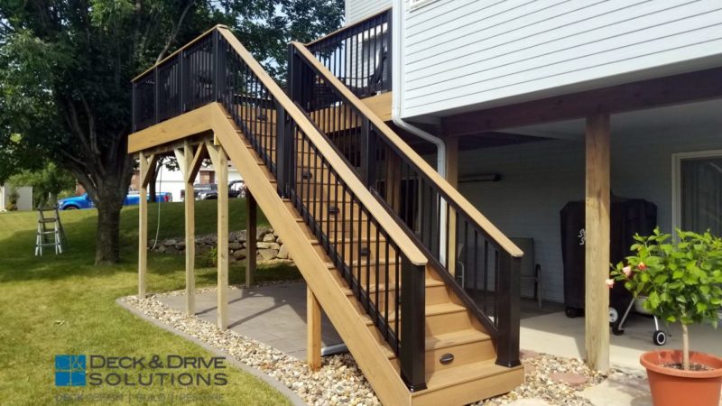 Timbertech Builder Rail on Composite deck stairs with lights