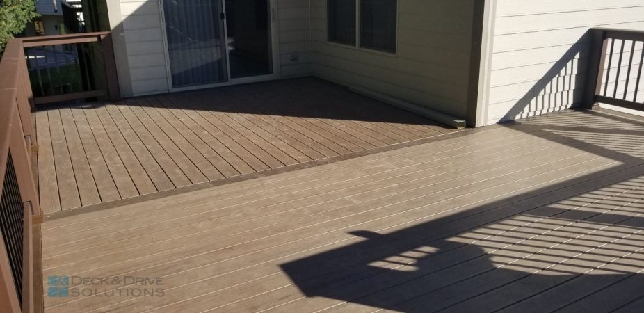 Timbertech Legacy Decking with Pecan and Mocha, deck boards switching directions