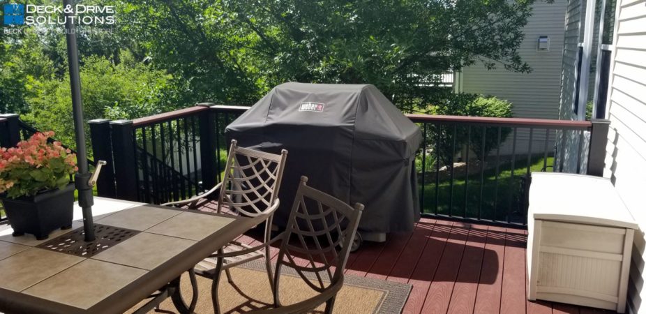 grill with cover on a trex deck