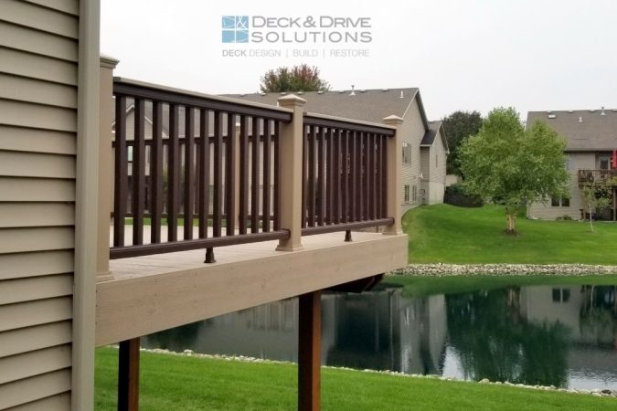 Trex Decking Rope Swing with Trex Transcend Railing Rope Swing with Vintage Lantern Spindles