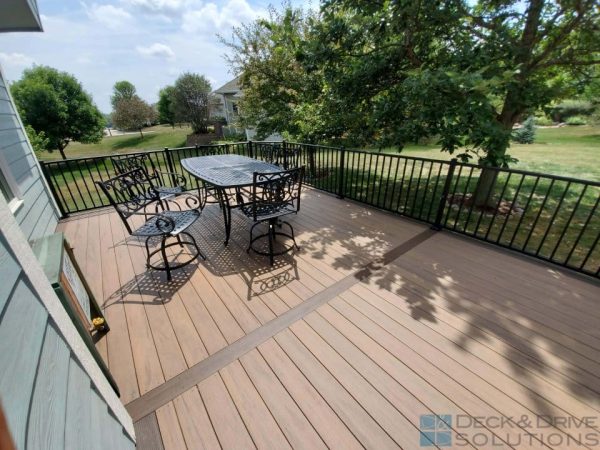 Composite Deck with Picture Frame, Patio Table and Chairs