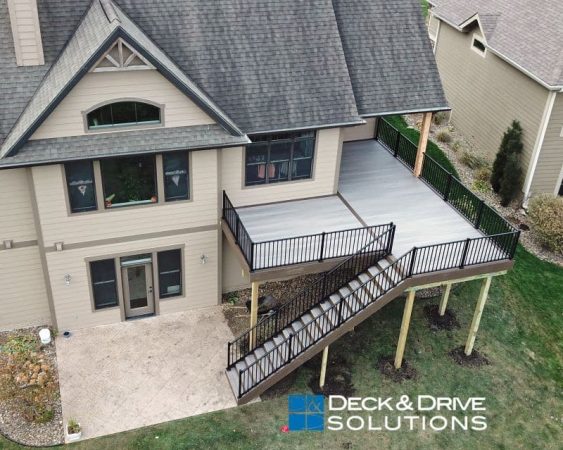 Partially Covered Deck with Timbertech's Legacy - Ashwood and Mocha and Westbury Railing in Black Tuscany