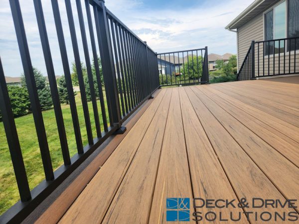 composite decking of timbertech reserve series with 2 colors, black railing, close up picture