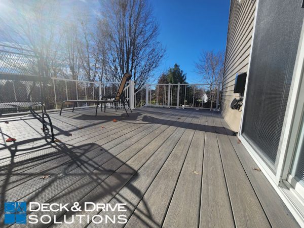 Westbury White VertiCable Railing on Driftwood Gray Timbertech Decking
